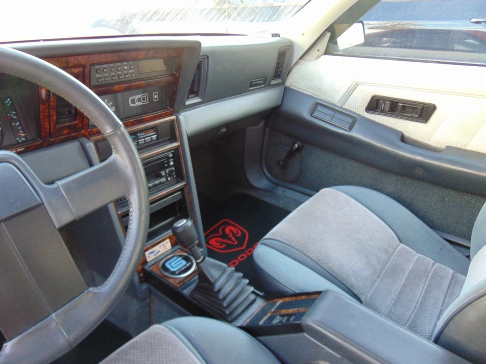 1986 Dodge Daytona - Image 13 of 19