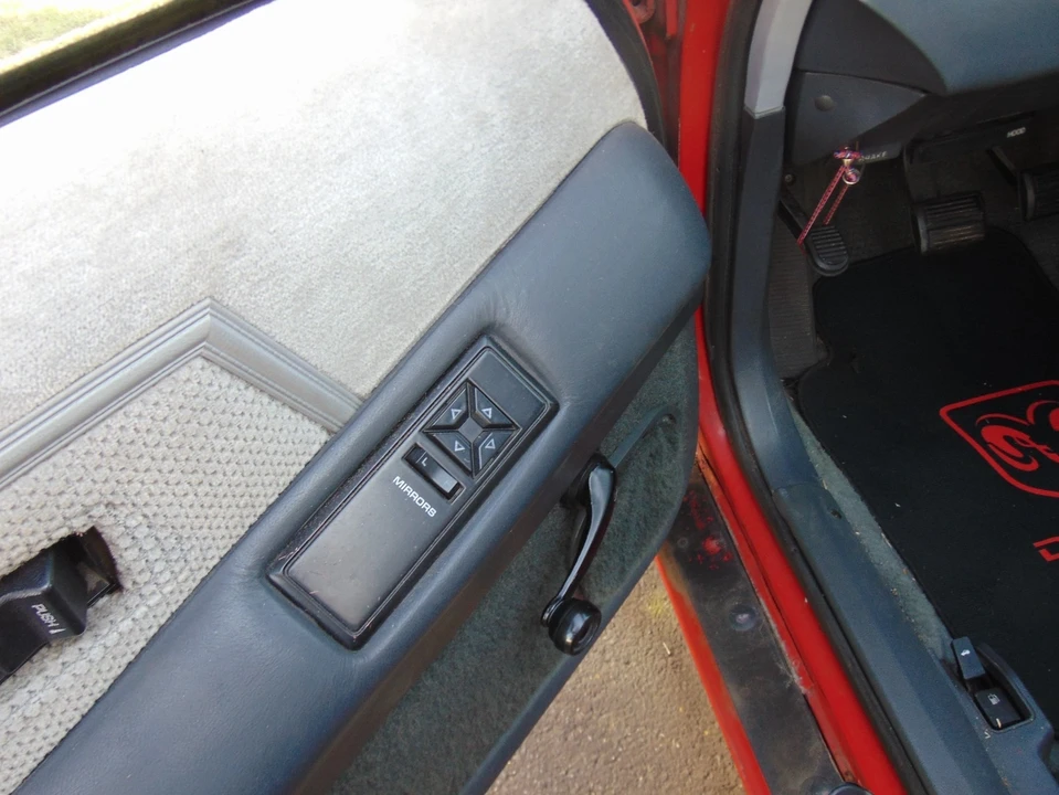 1986 Dodge Daytona - Image 11 of 19
