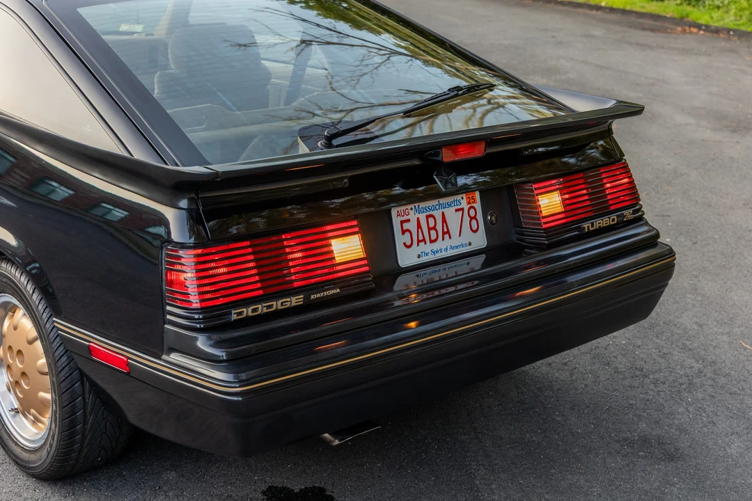 1986 Dodge Daytona - Image 19 of 31