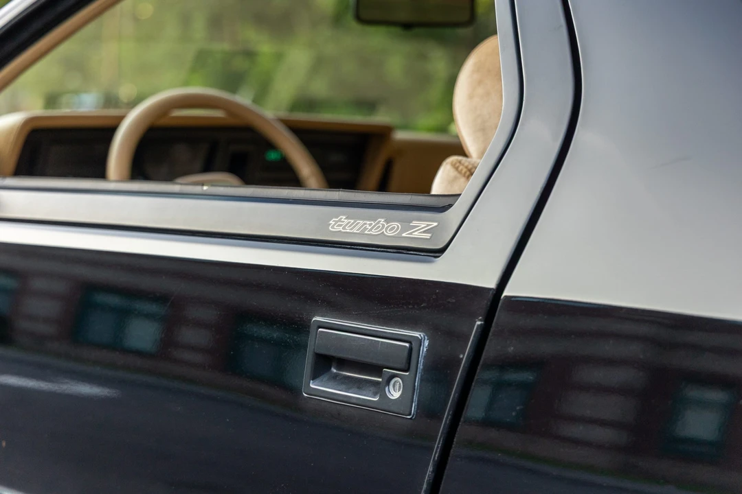 1986 Dodge Daytona - Image 17 of 31