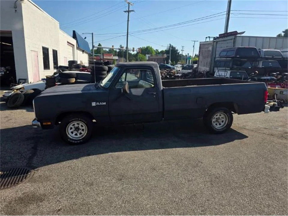 1986 Dodge D Series - Image 17 of 18