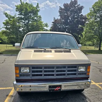 1986 Dodge Ram Wagon B250 Van