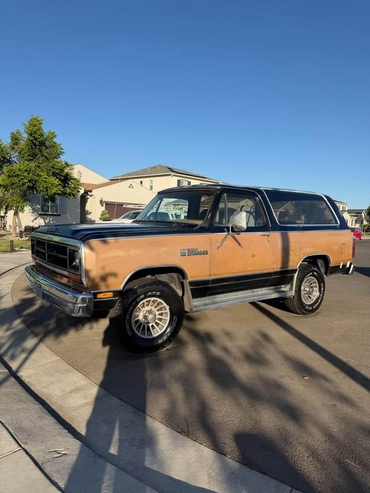 1986 Dodge Ramcharger - Image 11 of 13