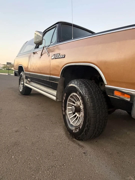 1986 Dodge Ramcharger - Image 5 of 13