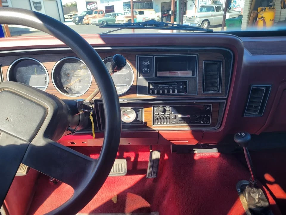 1986 Dodge Ramcharger - Image 10 of 21