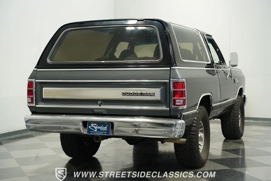1986 Dodge Ramcharger - Image 12 of 21