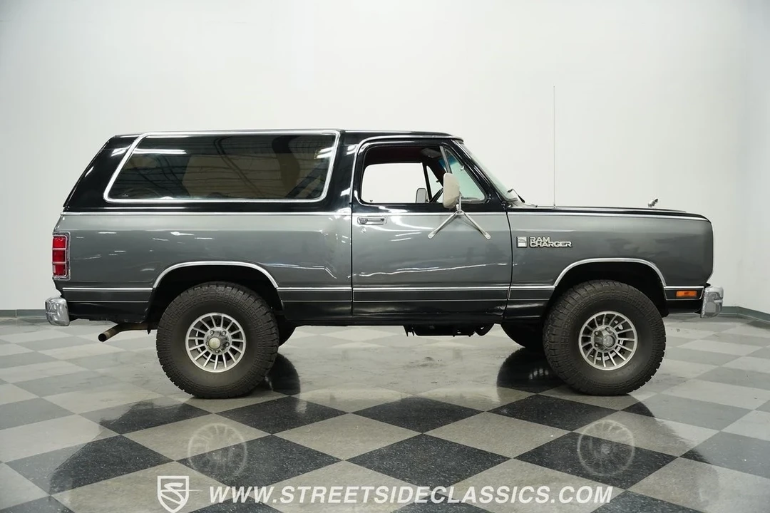 1986 Dodge Ramcharger - Image 15 of 21