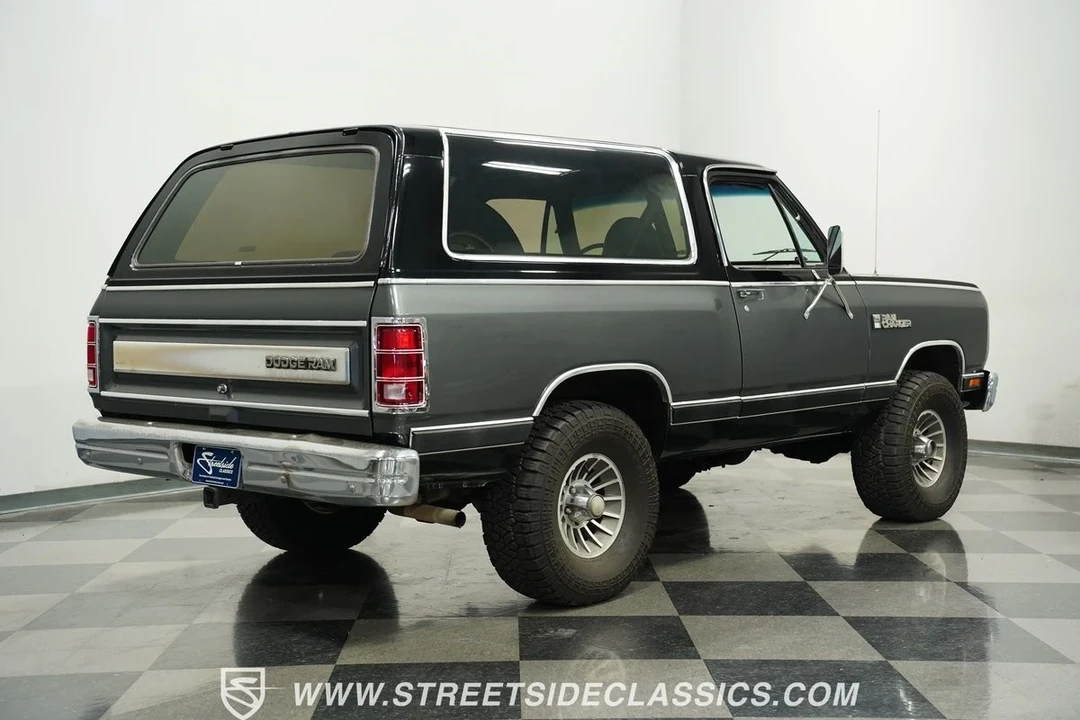 1986 Dodge Ramcharger - Image 13 of 21