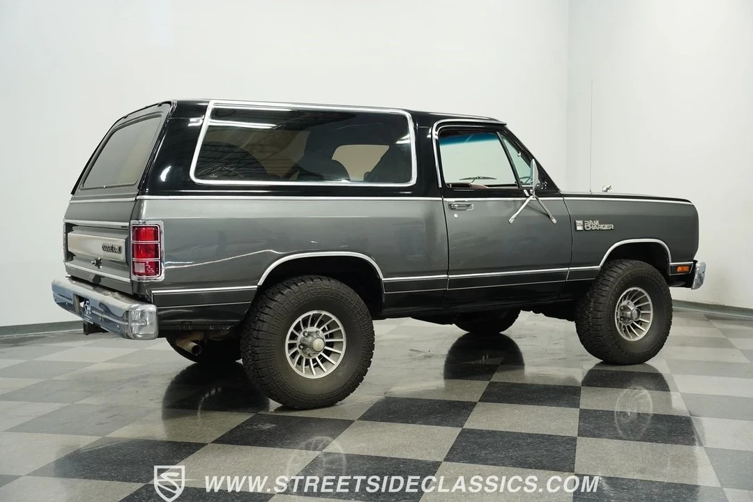 1986 Dodge Ramcharger - Image 14 of 21