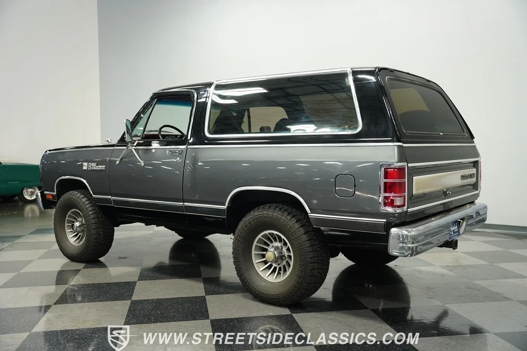 1986 Dodge Ramcharger - Image 9 of 21