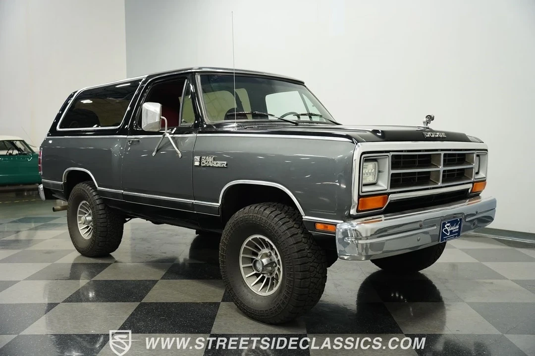1986 Dodge Ramcharger - Image 17 of 21