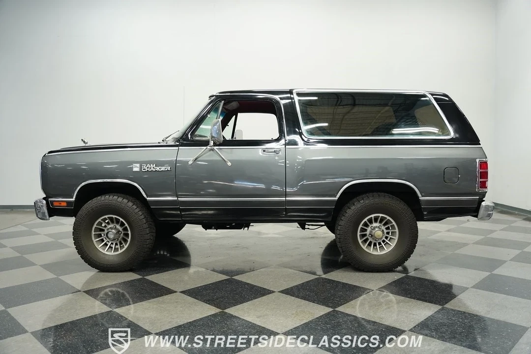1986 Dodge Ramcharger - Image 8 of 21