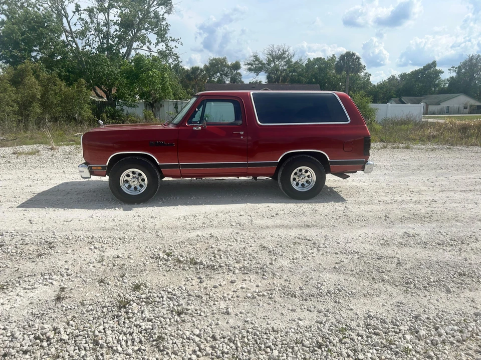 1986 Dodge Ramcharger - Image 11 of 31