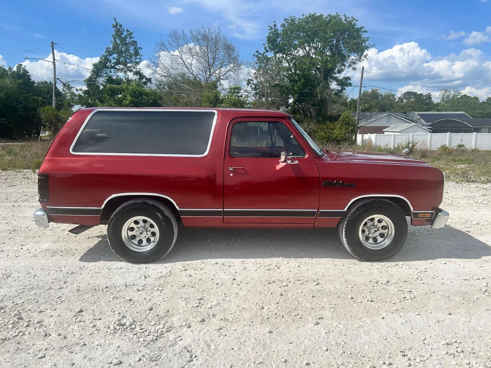 1986 Dodge Ramcharger - Image 15 of 31