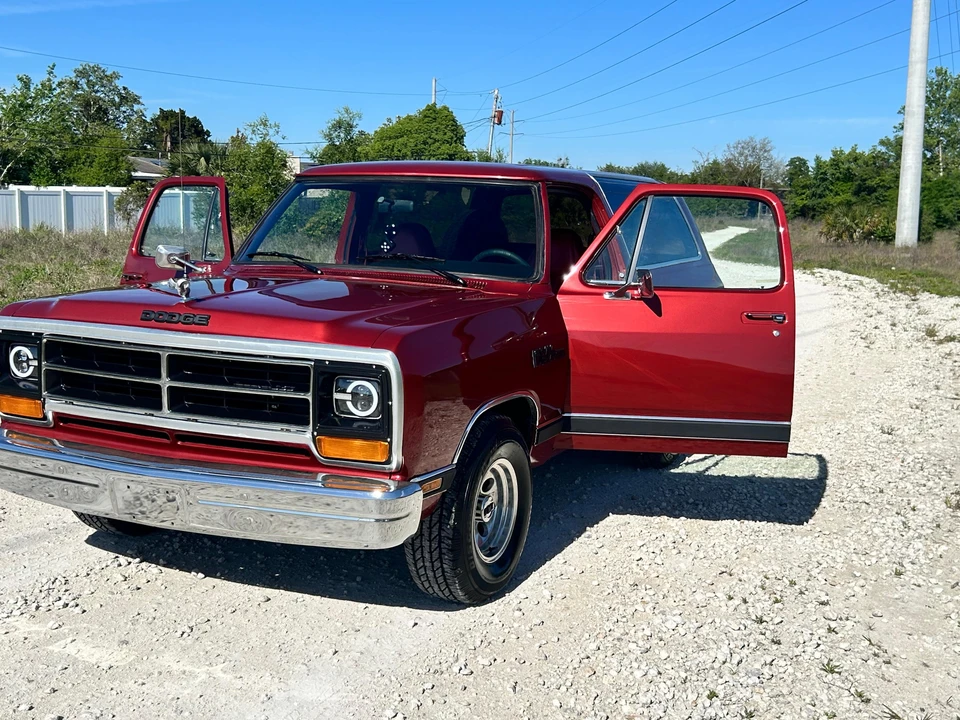 1986 Dodge Ramcharger - Image 10 of 31