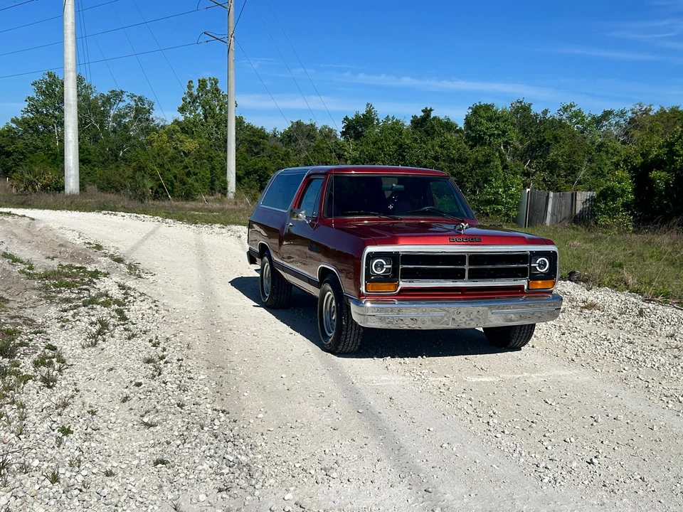 1986 Dodge Ramcharger - Image 16 of 31