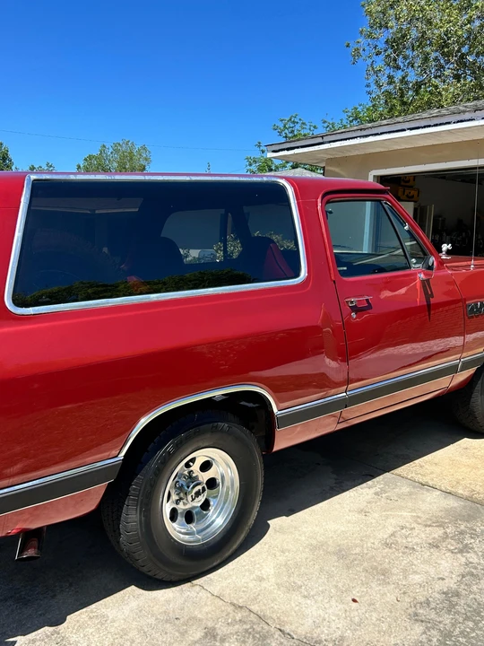 1986 Dodge Ramcharger - Image 28 of 31