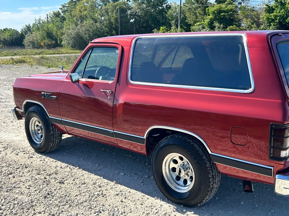 1986 Dodge Ramcharger - Image 24 of 31