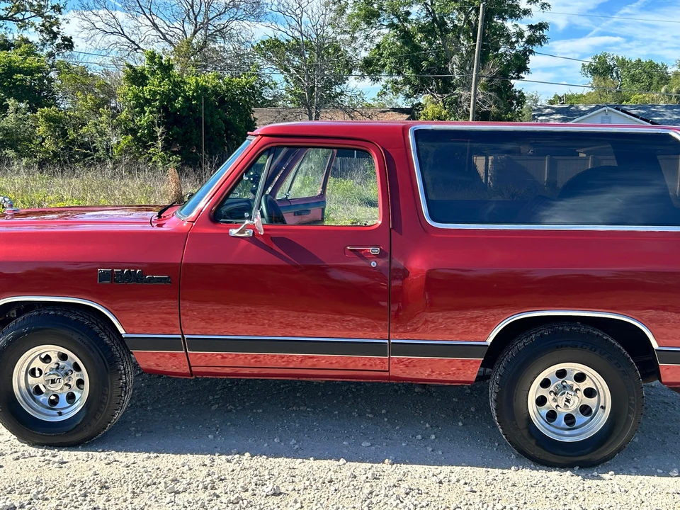 1986 Dodge Ramcharger - Image 23 of 31