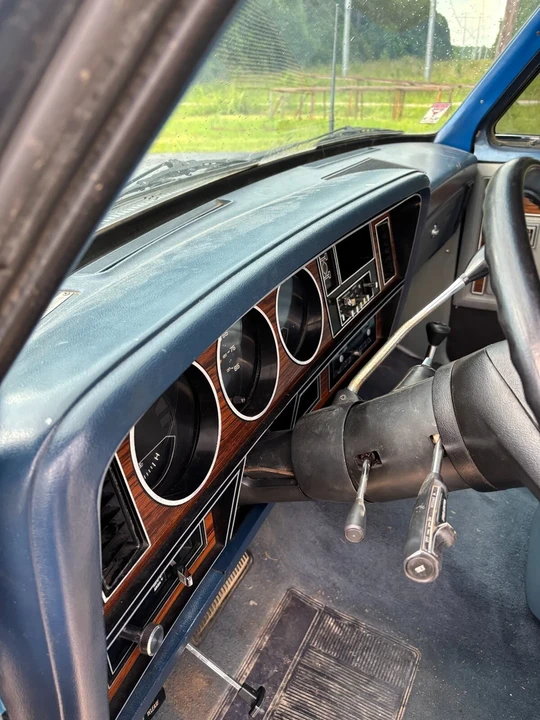 1986 Dodge Ramcharger - Image 11 of 17