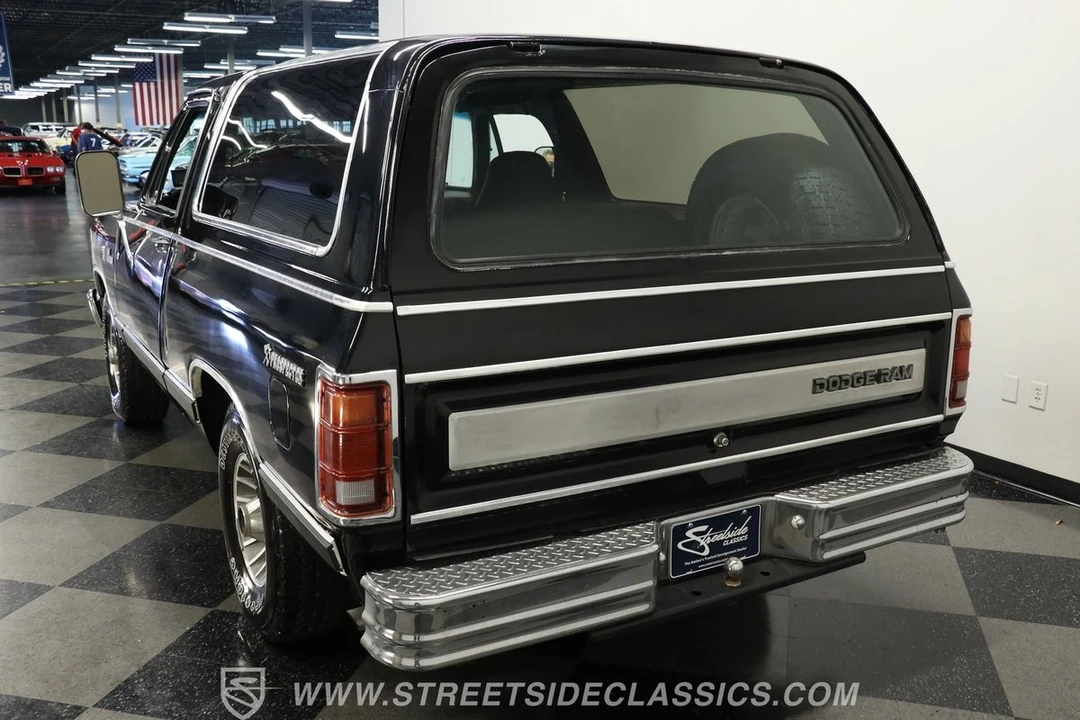 1986 Dodge Ramcharger - Image 7 of 21