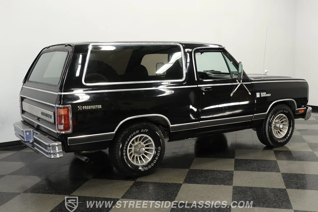 1986 Dodge Ramcharger - Image 11 of 21