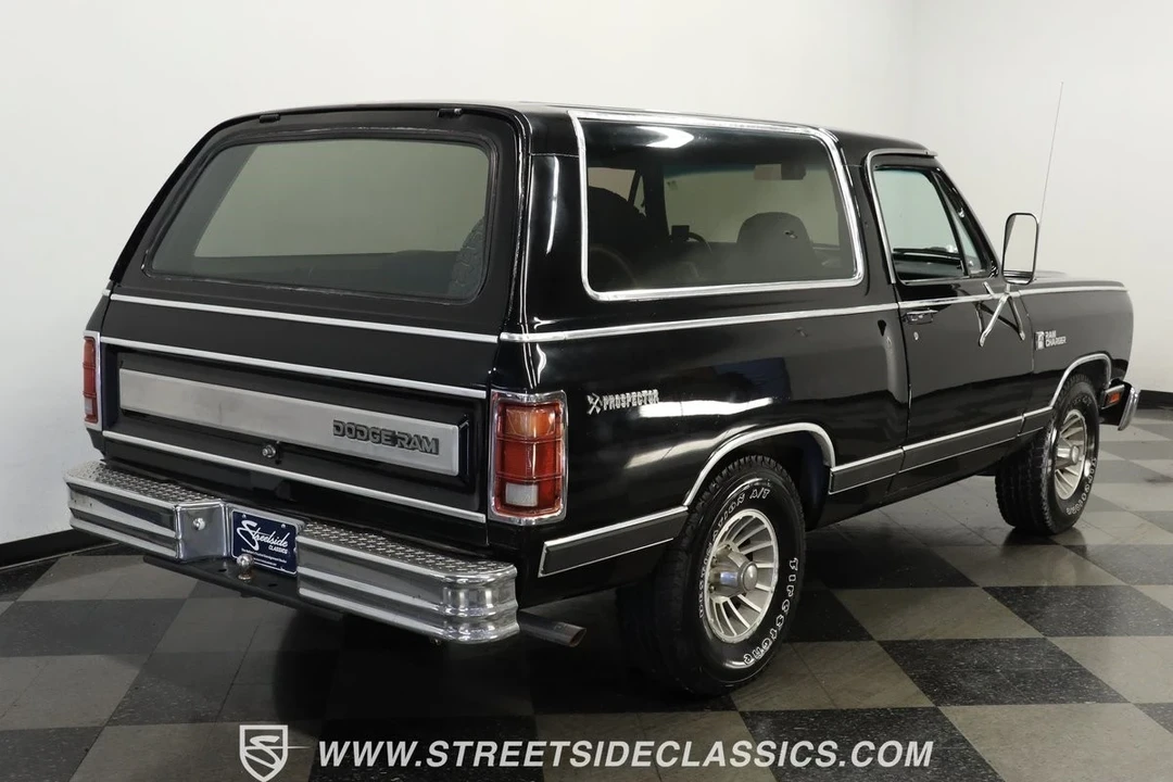 1986 Dodge Ramcharger - Image 11 of 12