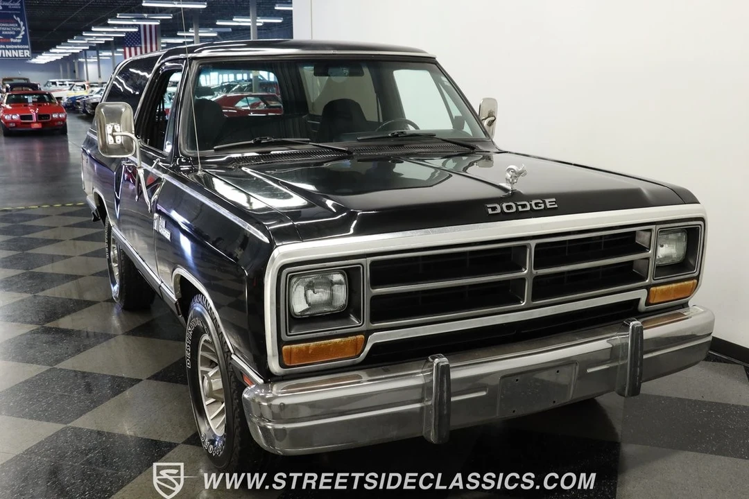 1986 Dodge Ramcharger - Image 15 of 21
