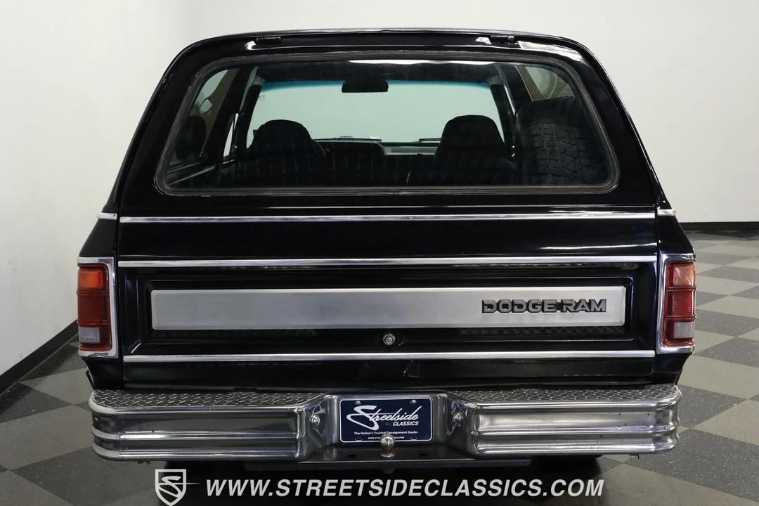 1986 Dodge Ramcharger - Image 9 of 12