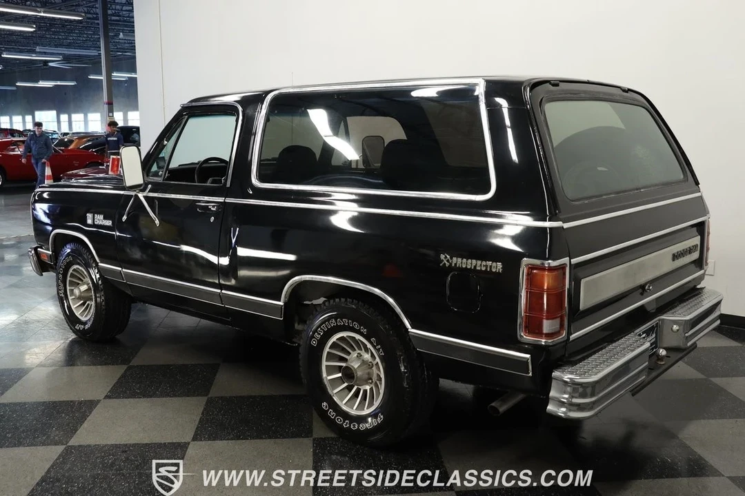 1986 Dodge Ramcharger - Image 7 of 12