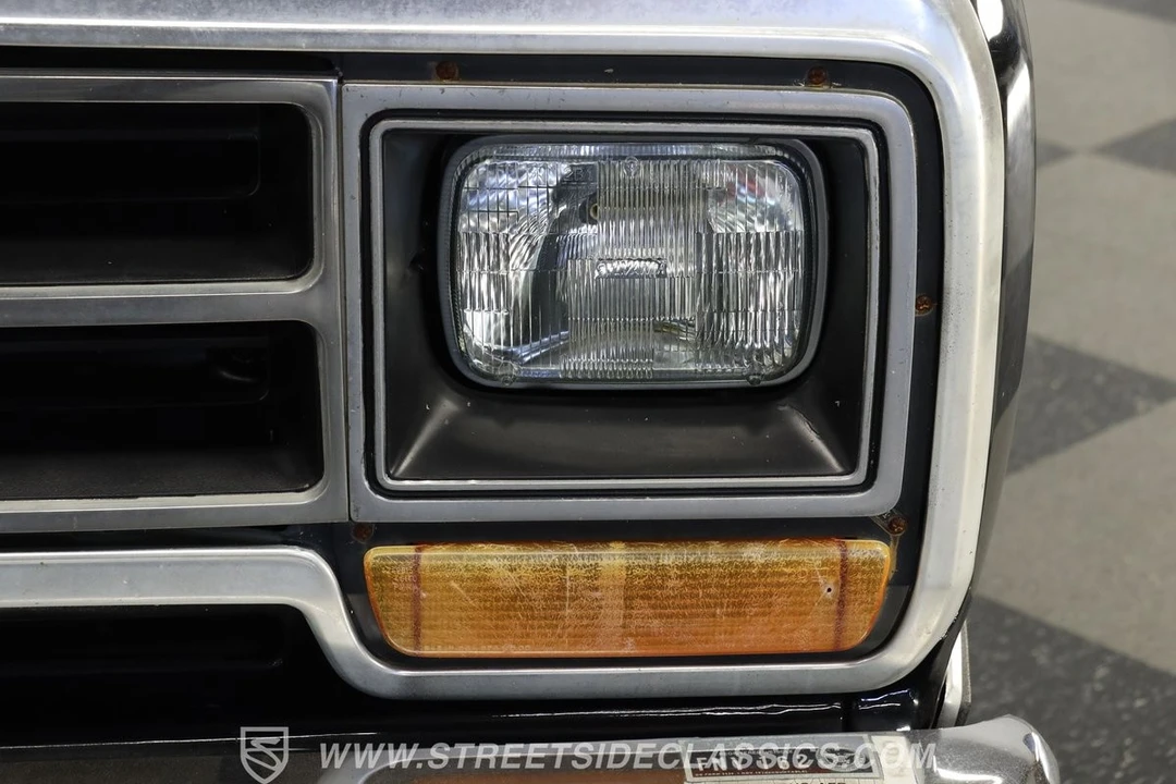1986 Dodge Ramcharger - Image 19 of 21