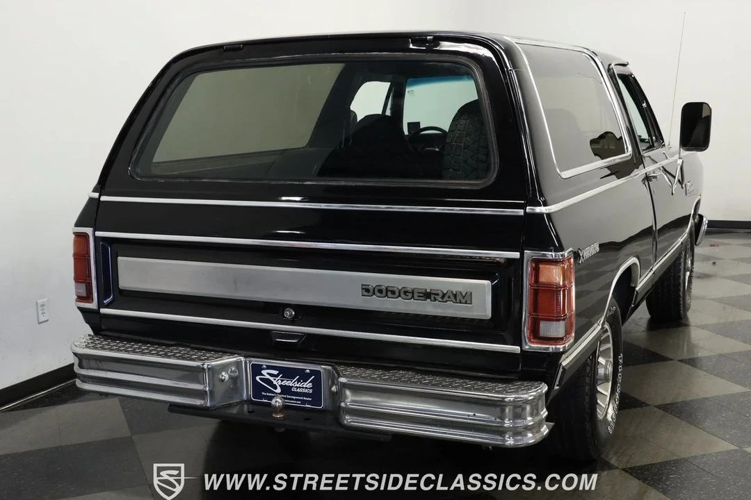 1986 Dodge Ramcharger - Image 10 of 12