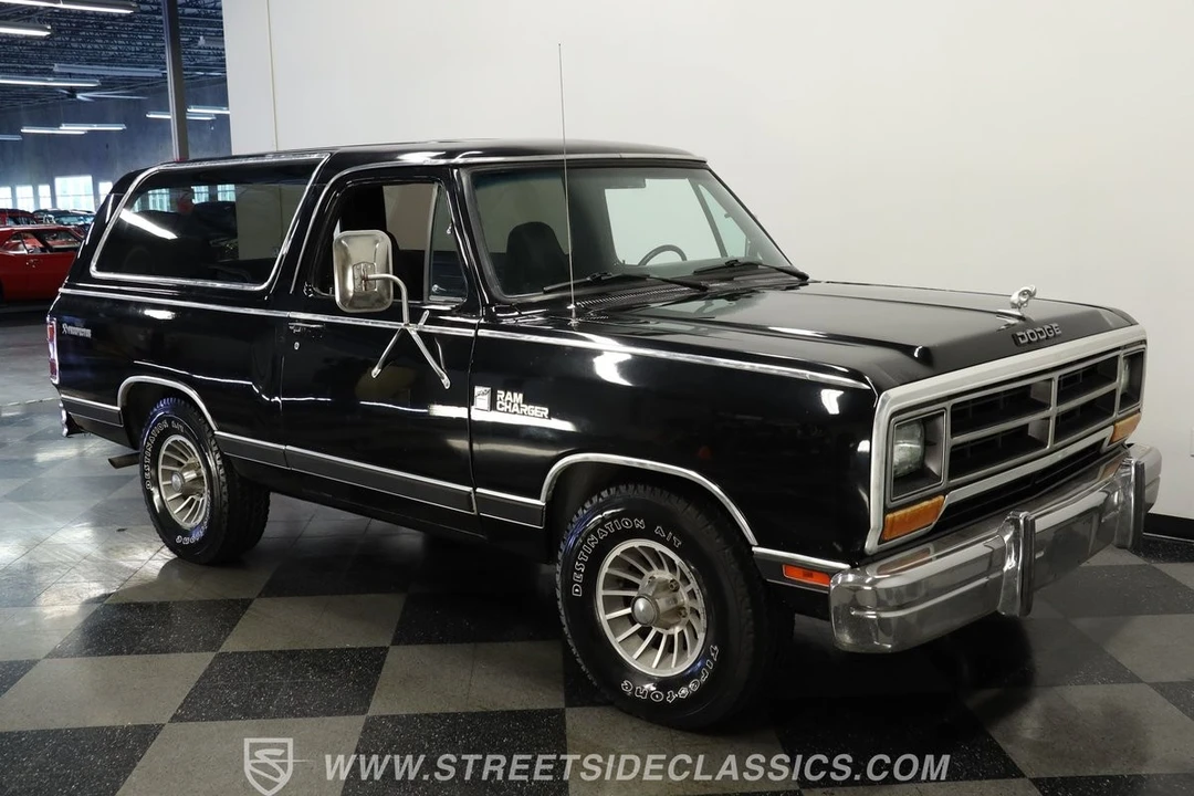 1986 Dodge Ramcharger - Image 13 of 21