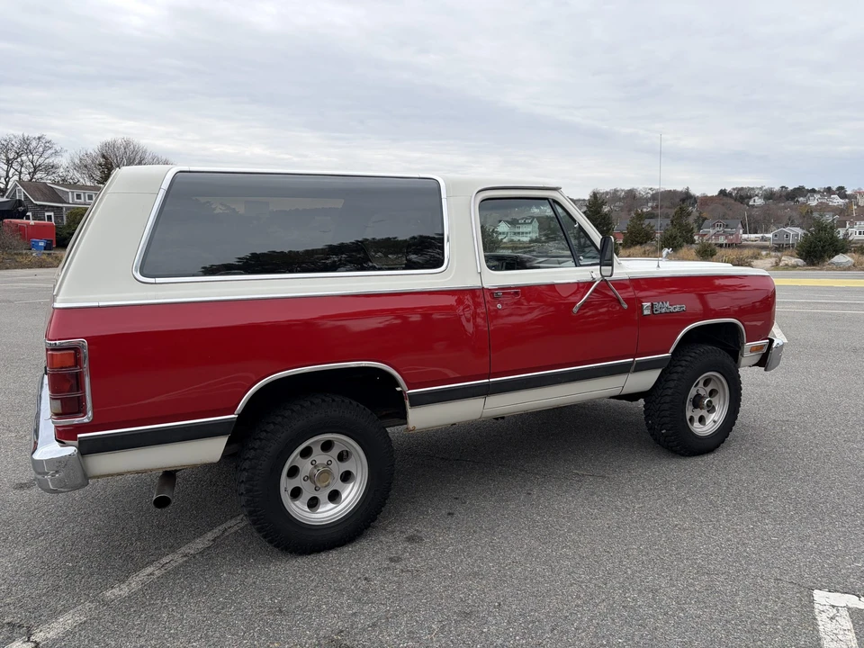 1986 Dodge Ramcharger - Image 10 of 31