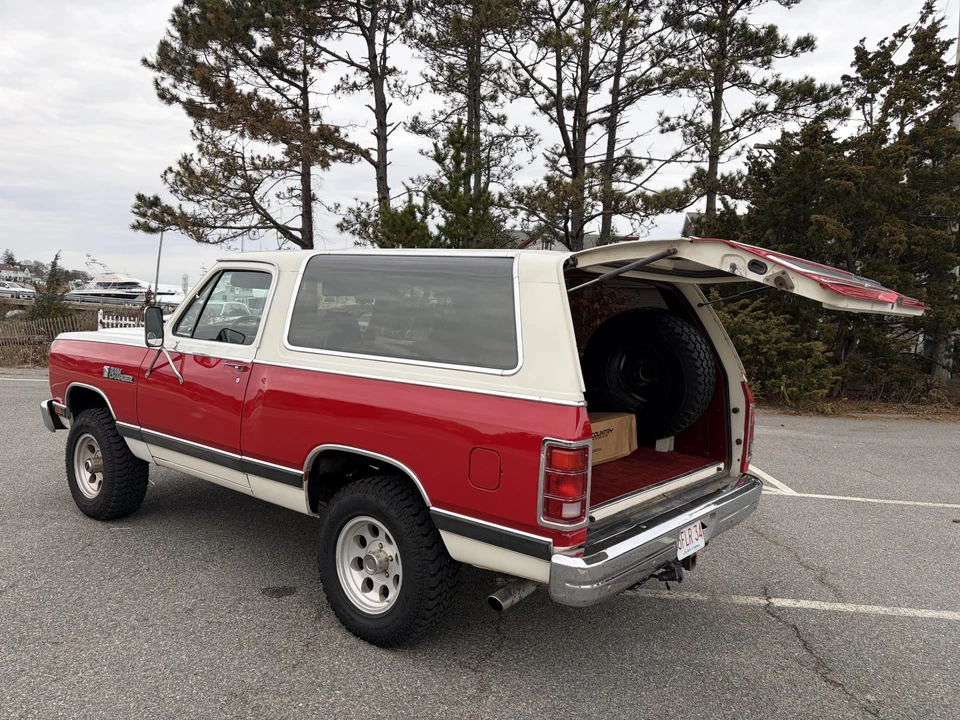 1986 Dodge Ramcharger - Image 16 of 31