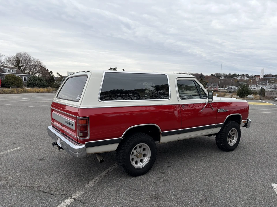 1986 Dodge Ramcharger - Image 9 of 31
