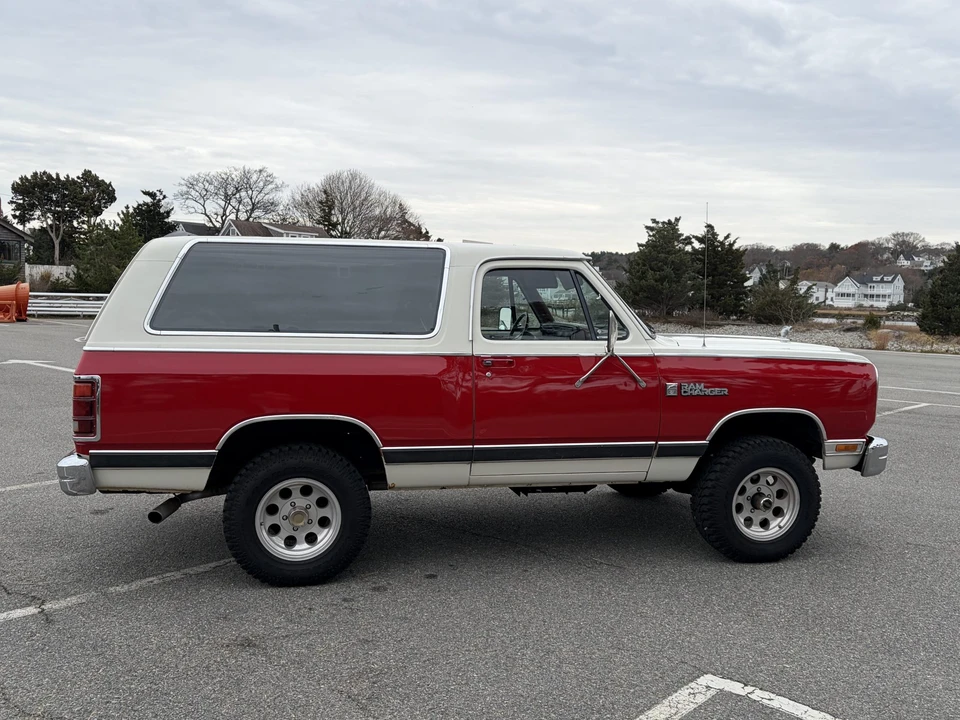 1986 Dodge Ramcharger - Image 11 of 31