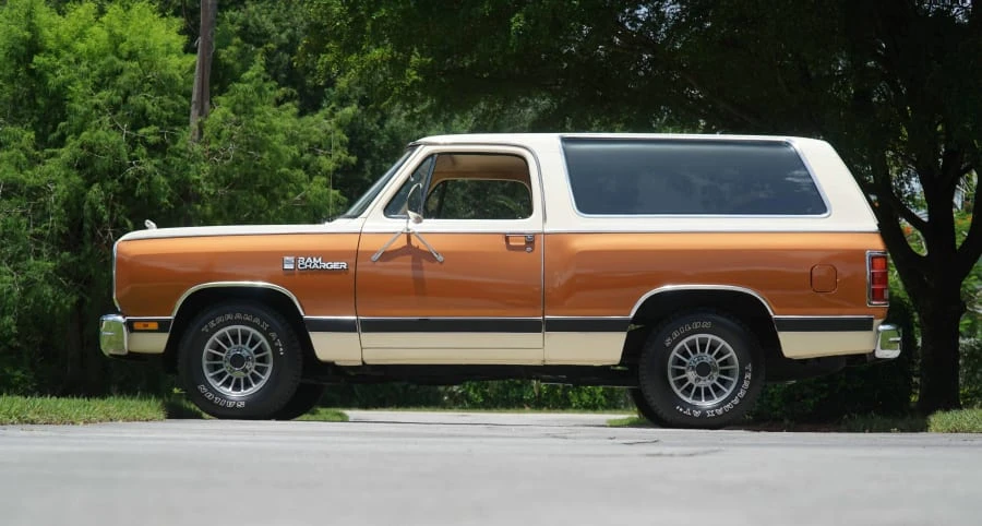1986 Dodge Ramcharger - Image 2 of 12