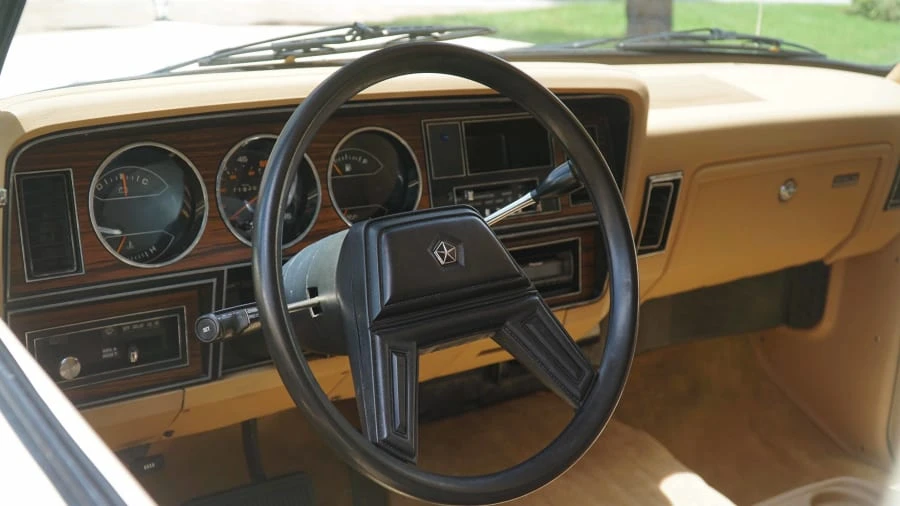 1986 Dodge Ramcharger - Image 4 of 12