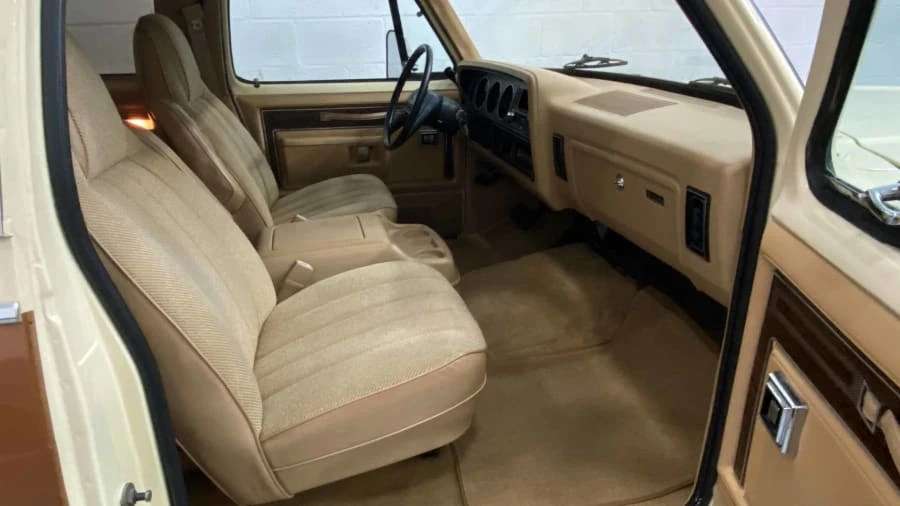 1986 Dodge Ramcharger - Image 5 of 12