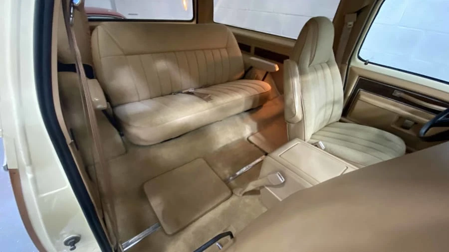 1986 Dodge Ramcharger - Image 6 of 12