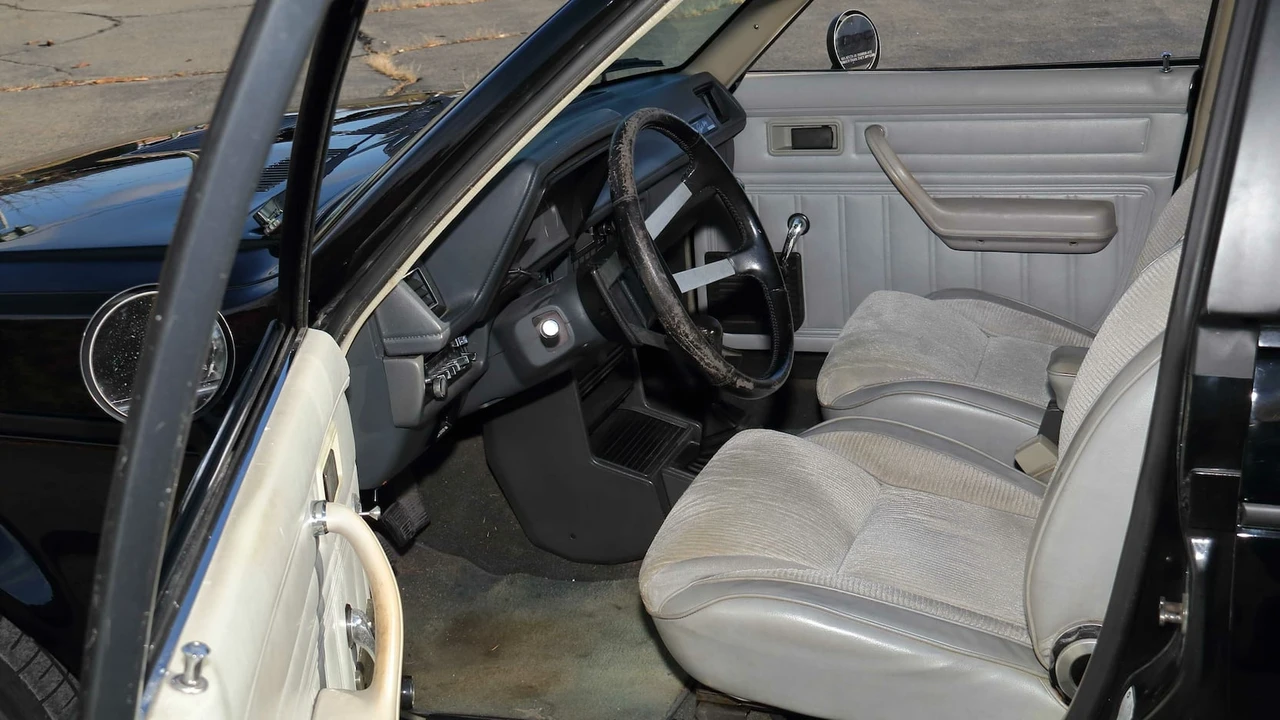 1986 Dodge Shelby GLH-S - Image 4 of 26