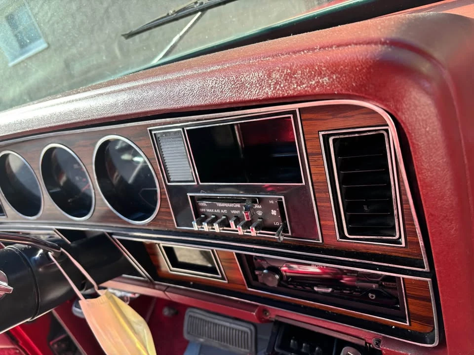 1986 Dodge Ramcharger - Image 13 of 15