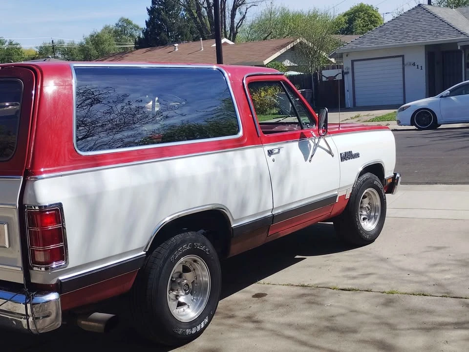 1986 Dodge Ramcharger - Image 2 of 7