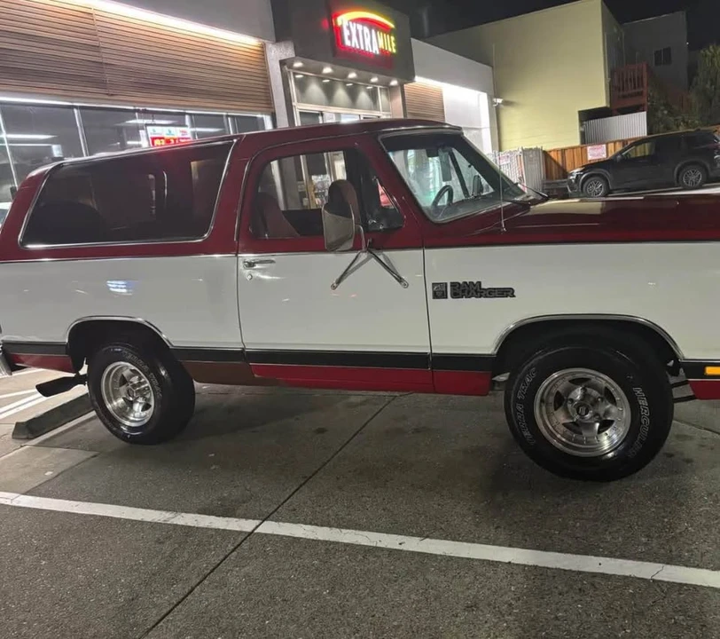 1986 Dodge Ramcharger - Image 3 of 12
