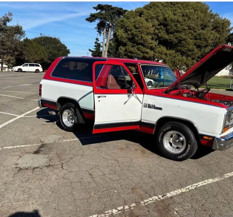 1986 Dodge Ramcharger - Image 6 of 12