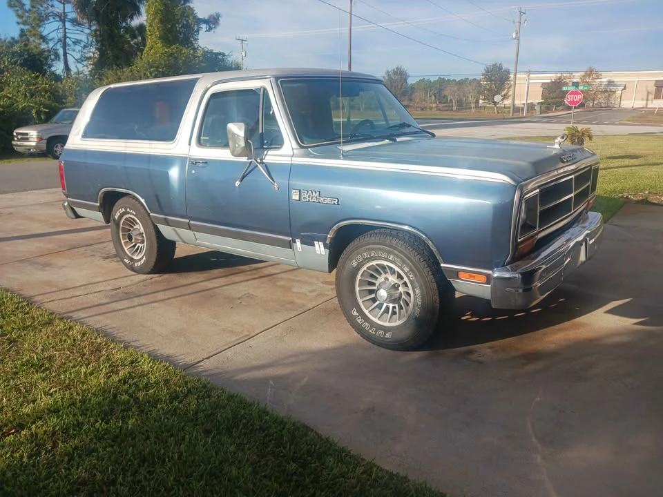 1986 Dodge Ramcharger - Image 9 of 13