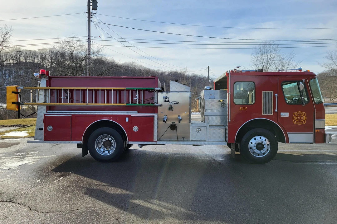 1986 E-One - Image 3 of 31