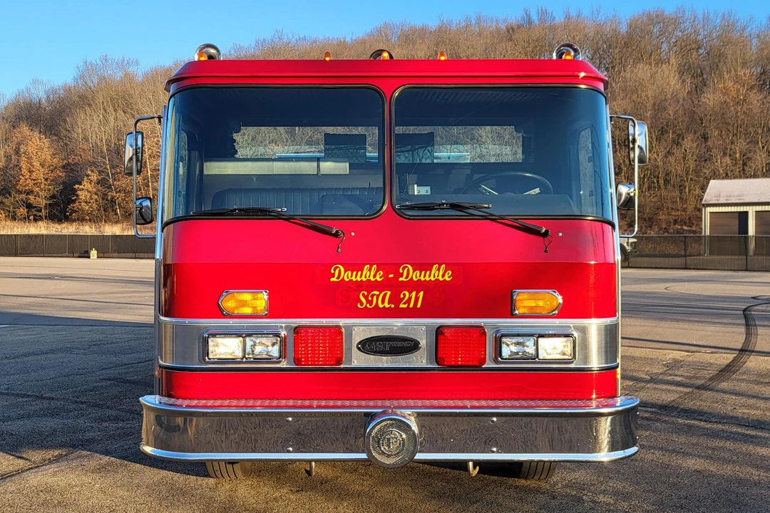 1986 E-One - Image 2 of 31