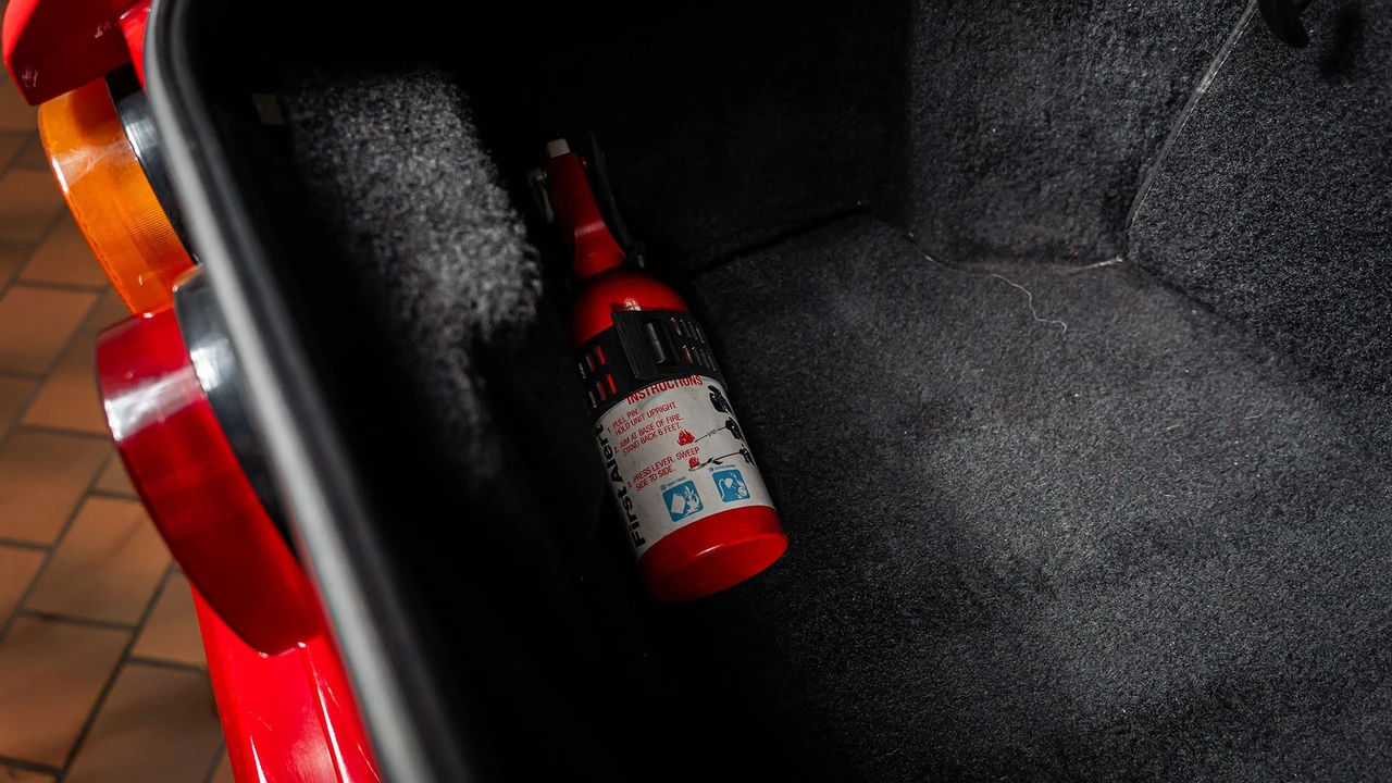 1986 Ferrari Mondial 3.2 - Image 9 of 31